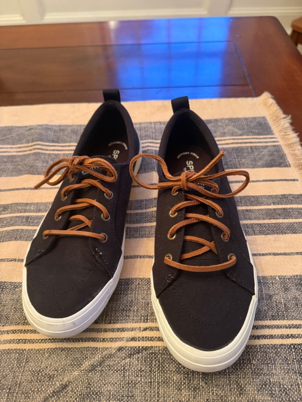NWOT Sperry Black Canvas Sneaker with Brown Laces Sz 7.5